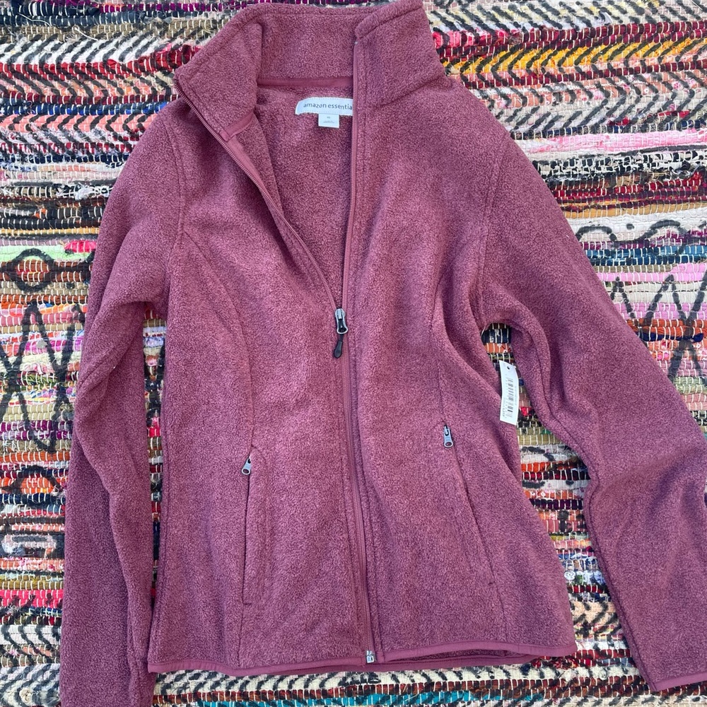 Amazon Essentials NWT
